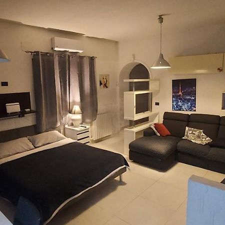 Appartamento Suite Deluxe Climatiz Cucina Giardino Wifi Smart Tv Amazon Prime Video Inclusi Aci Bonaccorsi Exterior foto